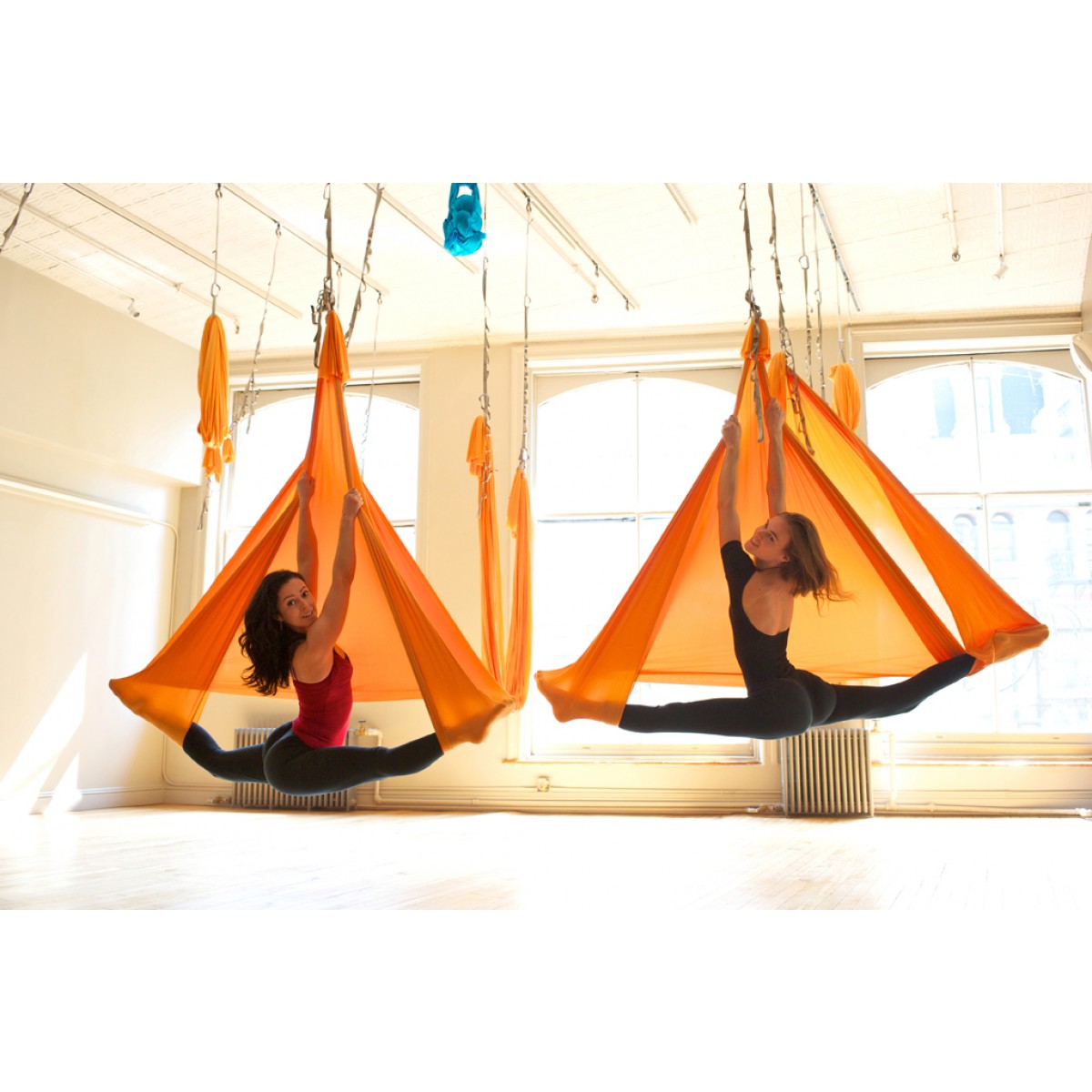 Aerial hammock: danzare con l'amaca