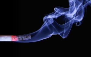 sigarette elettroniche non riducono la dipendenza da tabacco